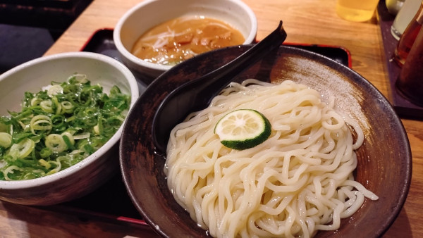 「昆布水つけ麺(大盛・メンマ抜)」@麺屋うだつの写真