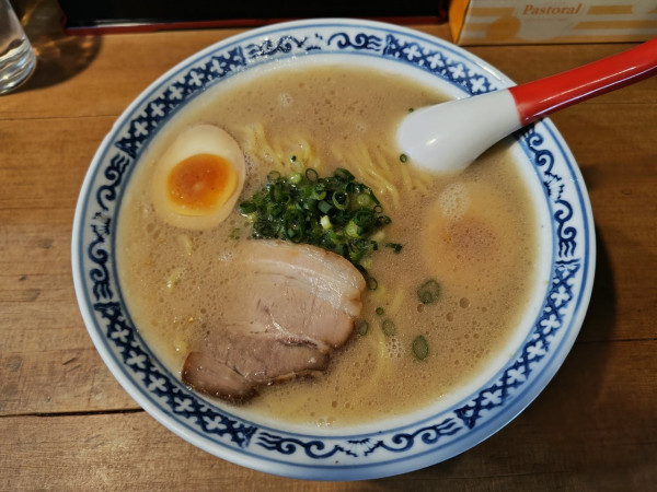 「玉子そば  ﾒﾝﾏ抜き」@あじ助 掛川店の写真