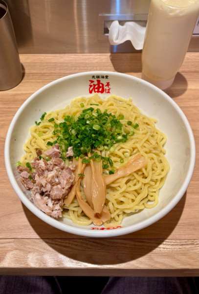 「油そば特大（880）」@元祖油堂 新宿西口店の写真