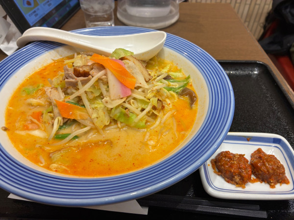 「ピリからちゃんぽん2辛＋ピリから味噌2辛分」@長崎ちゃんぽん リンガーハット 赤坂見附店の写真