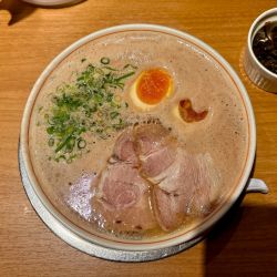 味玉ラーメン:1,000円、辛子高菜:100円