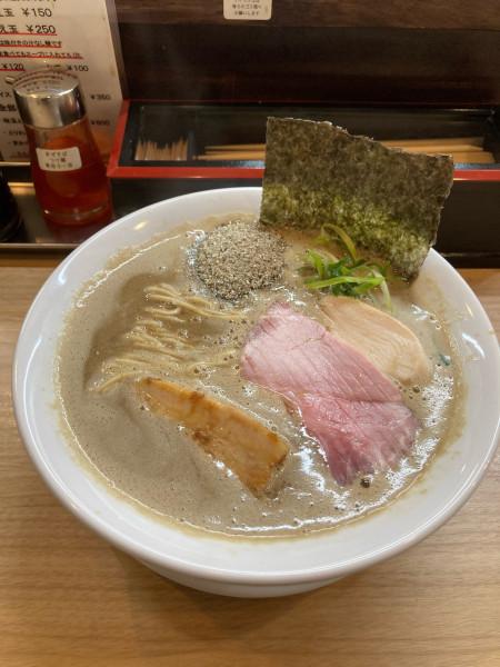 「極煮干し（１２５０円）」@麺堂 やだらの写真