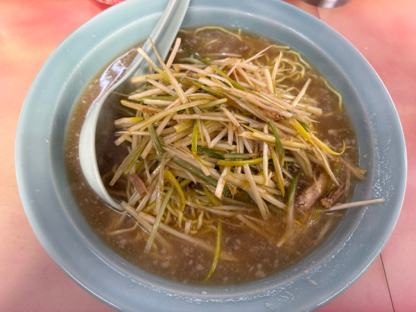 「中ネギラーメン　980円」@ラーメンショップ 宝店の写真