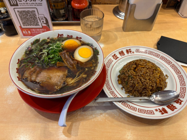 「黒ヤキメシ定食(黒醤油)」@伍福軒 新宿西口店の写真