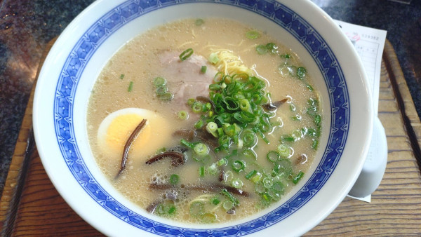 「半チャーハンセット+替玉(900円・とんこつ・メンマ抜)」@博多ラーメン ふくちゃん 練馬店の写真