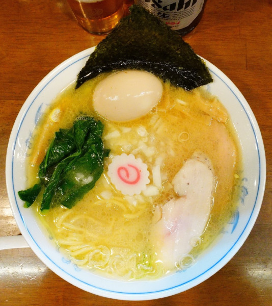「濃厚鶏塩らーめん＋味玉＋瓶ビール」@らーめん曳舟の写真