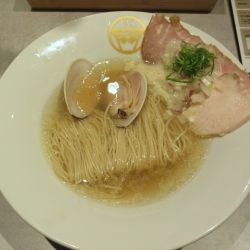 「はまぐり×濃厚ペースト」塩の魚介らぁめん（1,380円）