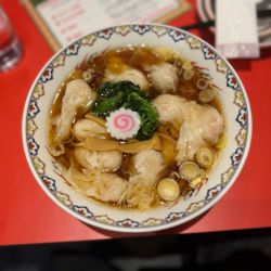 わんたん麺(醤油.鶏油) 1000円(税込1100円)