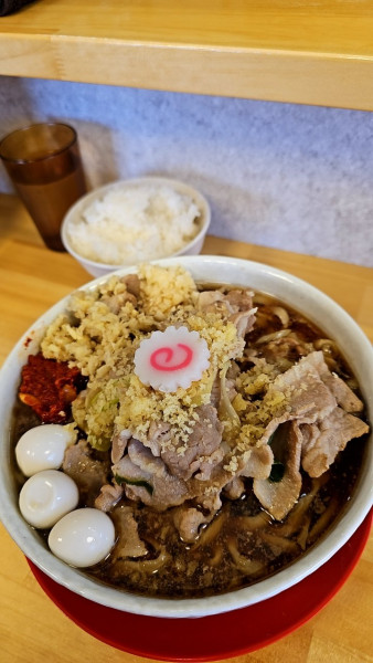 「肉めん(肉増し)＋ライスとまさお」@肉めん 肉めし NO11の写真