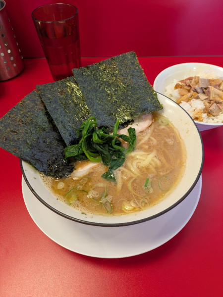 「ラーメン　チャーシューまぶし」@家系ラーメン 王道家直系 修の写真