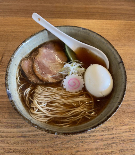 「中華そばしょうゆ+塩味玉（1100円）」@中華そば 渦の写真