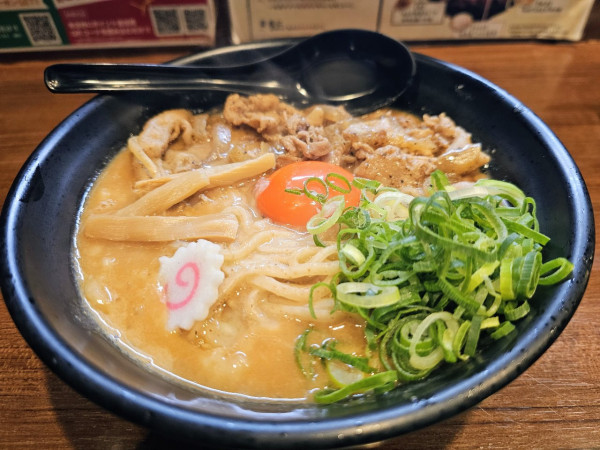 「味噌肉玉そば」@肉玉そば おとど 亀有店の写真