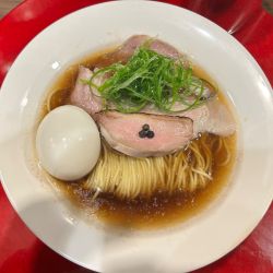 鴨とカシスの味玉醤油RaMen 1200円