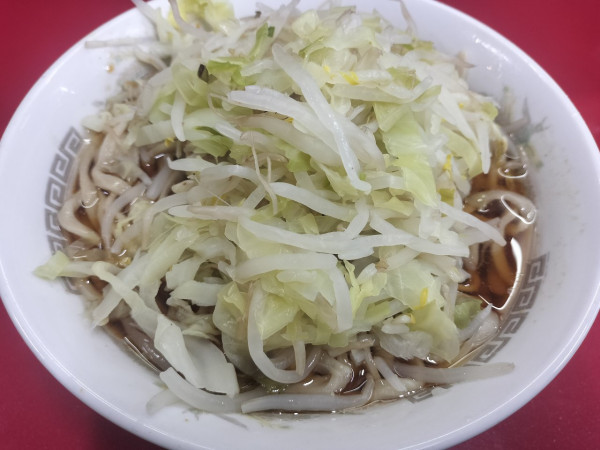「小少なめ　豚1枚　950円　ノーコール」@ラーメン二郎 越谷店の写真