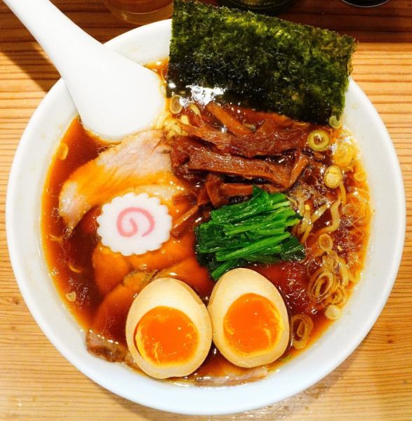 「しょうゆラーメン＋味玉＋コエド毬花」@オランダ軒の写真