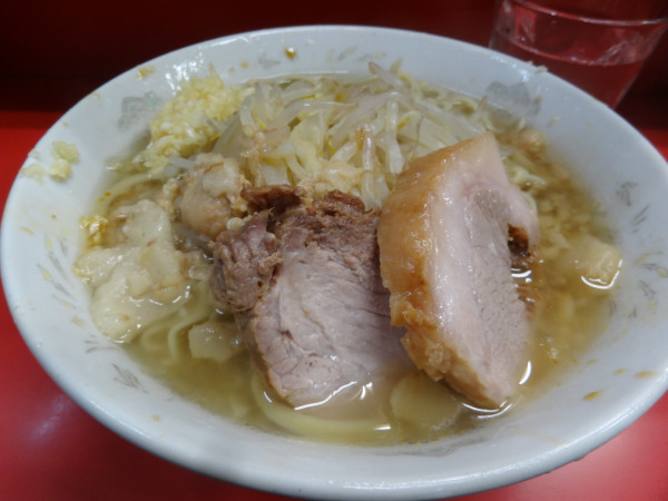 「小700円野菜少なめ、ニンニク、アブラ」@ラーメン二郎 三田本店の写真