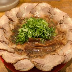 肉盛りチャーシューメン（1,390円）