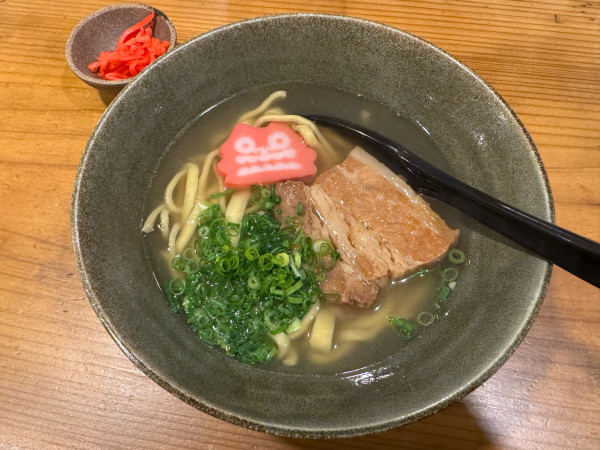 「沖縄そば ハーフ　500円」@居酒屋 晴の写真