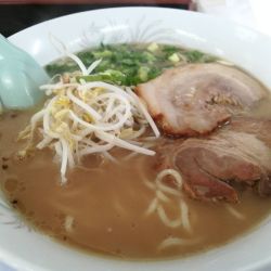 黒豚ラーメン大（950円）