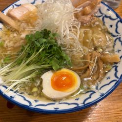極上のわんたん鶏塩麺