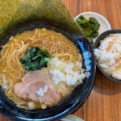 家系ラーメン醤油並+ライス