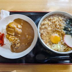 カレーセット たぬきそば大（1,100円）＋生卵（50円）