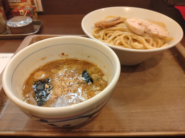 「大山鶏のつけめん+鶏ほぐし」@つけめん さなだの写真