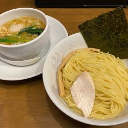 濃厚鶏醤油つけ麺 味玉