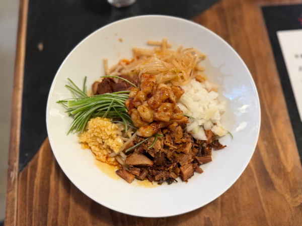 「ホルモン油そば 小 150g 1090円」@中原油そばの写真