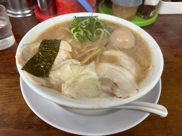 「全部入りラーメン大盛」@魁龍の写真