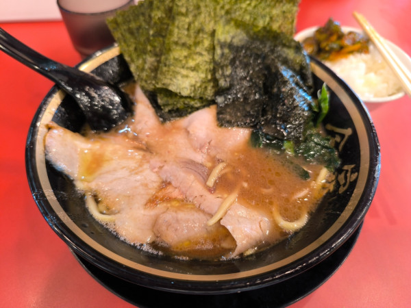 「ラーメン並＋のり＋ご飯」@大輝家直系家系ラーメン 大金家 亀有店の写真