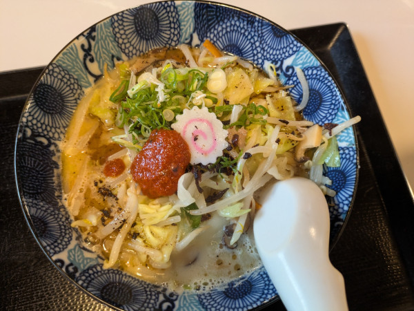 「野菜タンメン 赤黒パンチ」@豚骨中華そば おかわりやの写真