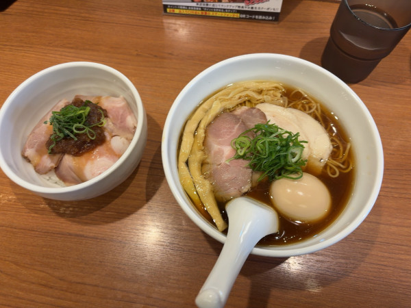 「特製醤油らぁ麺」@らぁ麺 時は麺なりの写真