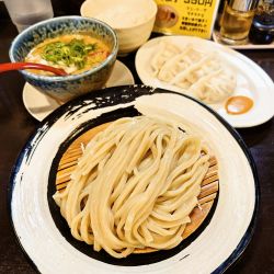 【限定】ウニ鶏白湯つけめん＋ゆで餃子＋半ライス無料