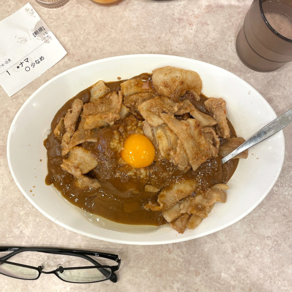 「スタミナカレー（ナマ）」@スタミナカレーの店 バーグ 白楽店の写真