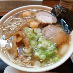 エビ醤ラーメン（こってり、太麺）