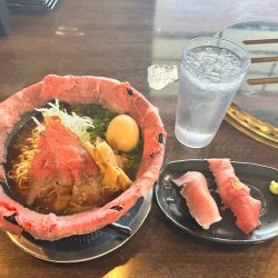 極ローストビーフ拉麺味玉トッピングと肉寿司２貫