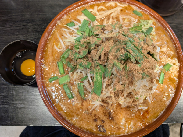 「【限定】ゴマたん！！1400円(大150円)+生卵70円」@豚星。の写真