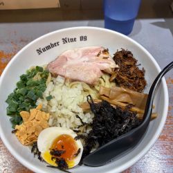 鴨油オイリーな塩まぜそば大盛