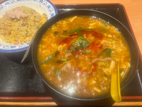 「酸辣湯麺・カニ炒飯」@台湾居酒屋 金涞の写真