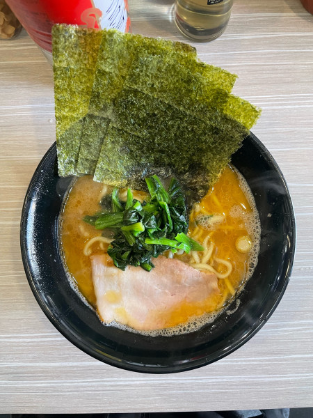 「ラーメン並(900円)」@横浜家系ラーメン こうの写真
