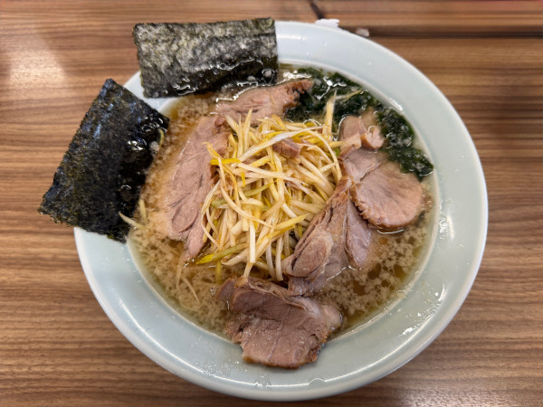 「ネギチャーシュー（並）1100円」@ラーメンショップ 津島本店の写真