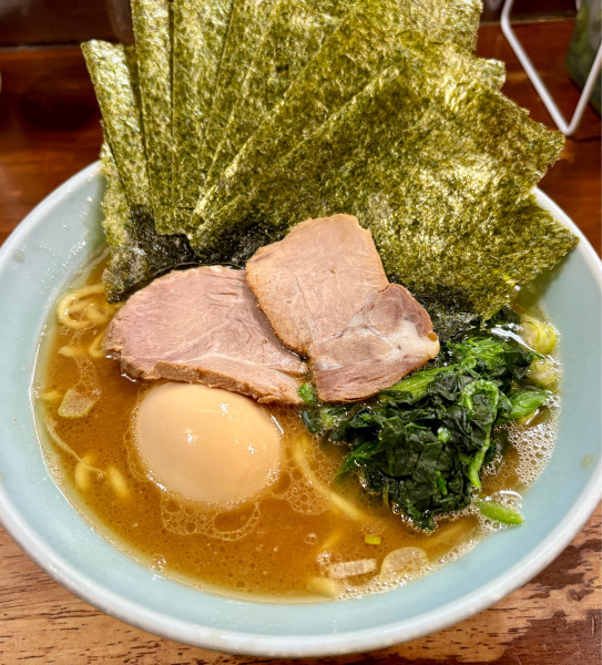 「のりたまラーメン＋サービスライス」@横浜家系ラーメン 家家家 飯田橋店の写真