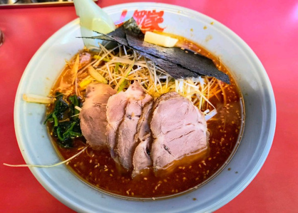 「辛味噌ネギチャーシュー麺」@山岡家 狭山店の写真