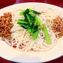汁なし担々麺