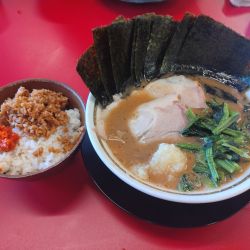 ラーメン¥850+中ライス¥150+のり¥150-