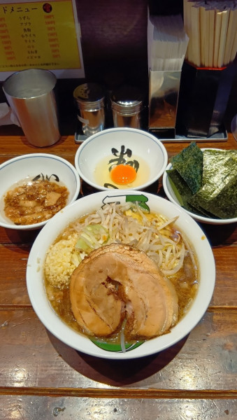 「ポン酢(並)+チーズ×2+アブラ+生卵+のり」@雷 船橋駅前店の写真