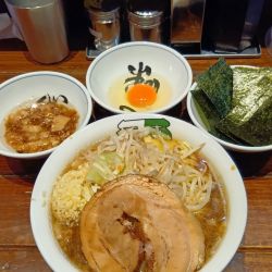 ポン酢(並)+チーズ×2+アブラ+生卵+のり