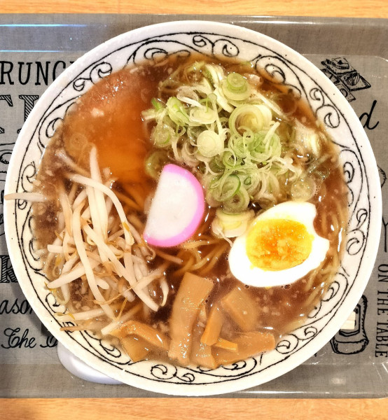 「ラーメン 700円」@ぶどうの樹の写真