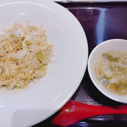 蟹肉と干し貝柱の炒飯　１３００円